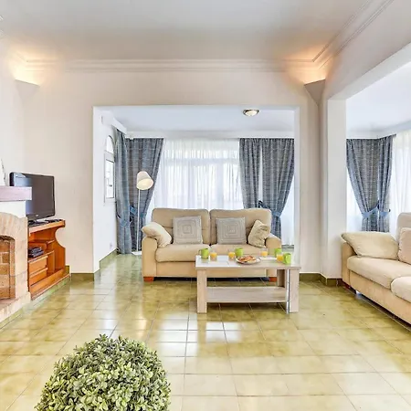 Villa Delfin By *